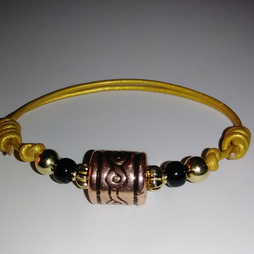 🆕Gold Rose Bead Bracelet NWOT